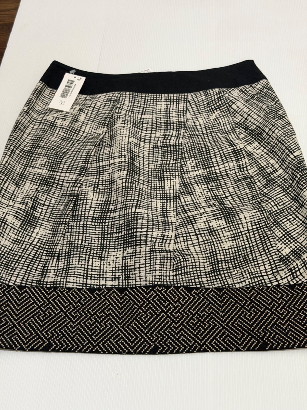 Weekend Max Mara mid-rise skirt. Size 6 - Picture 2 of 15